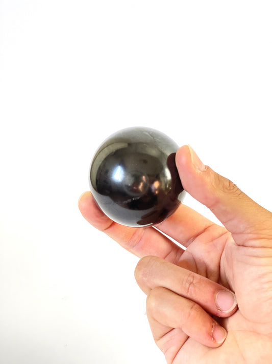Esfera Shungit de cinco centímentros de diametro