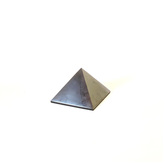 Shungit pirámide 7x7 cm